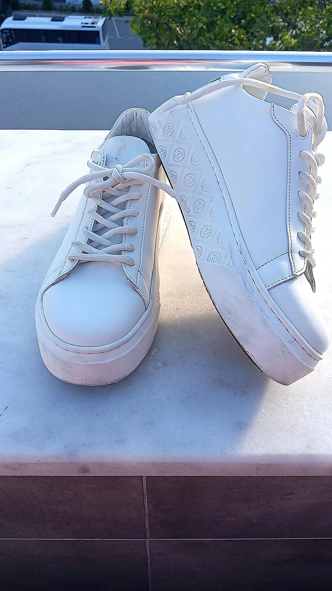 Beyaz Sneaker Ayakkabı — görsel 2/5