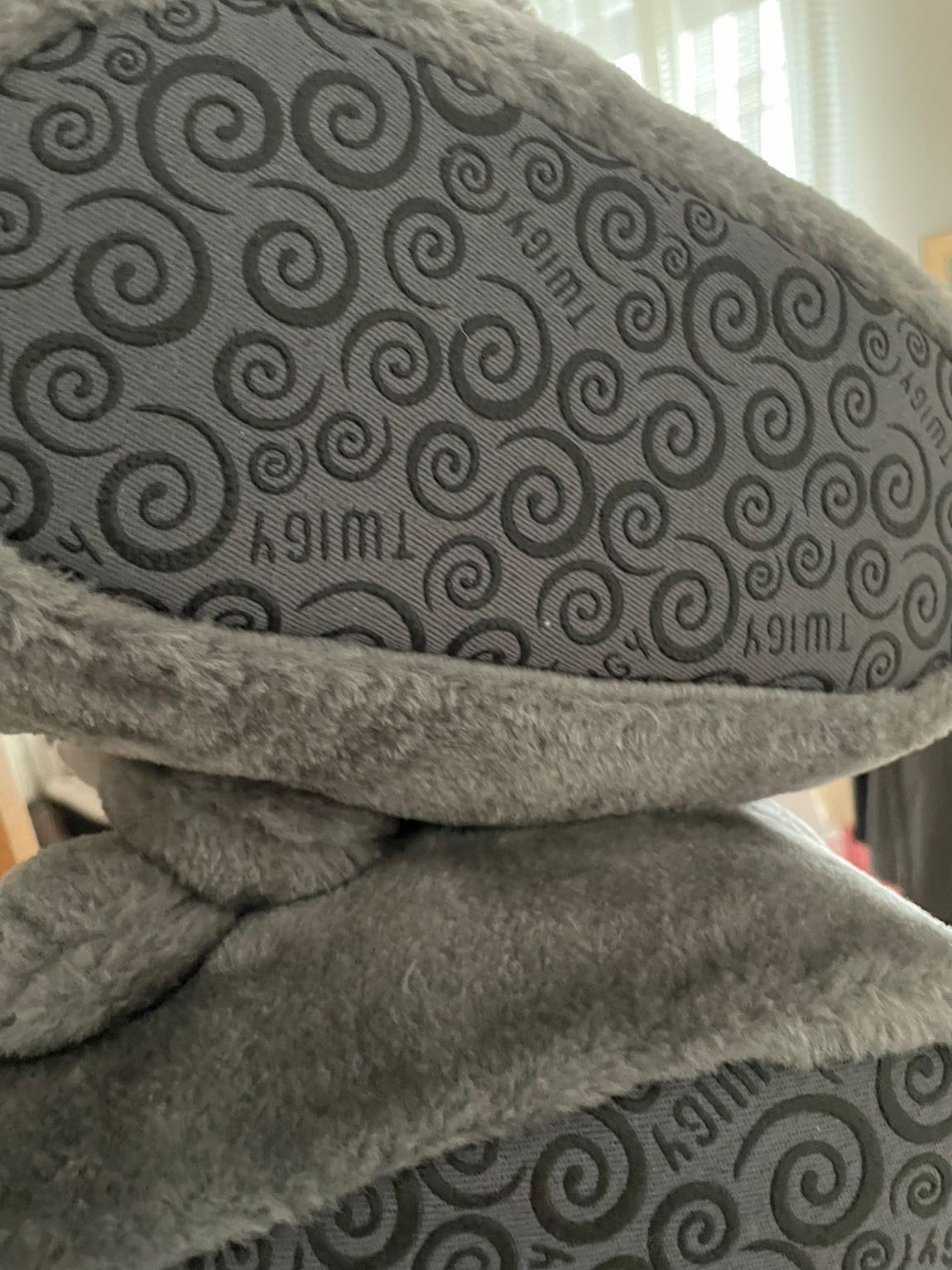 Gri Peluş Gorilla Figür Terlik — görsel 2/2