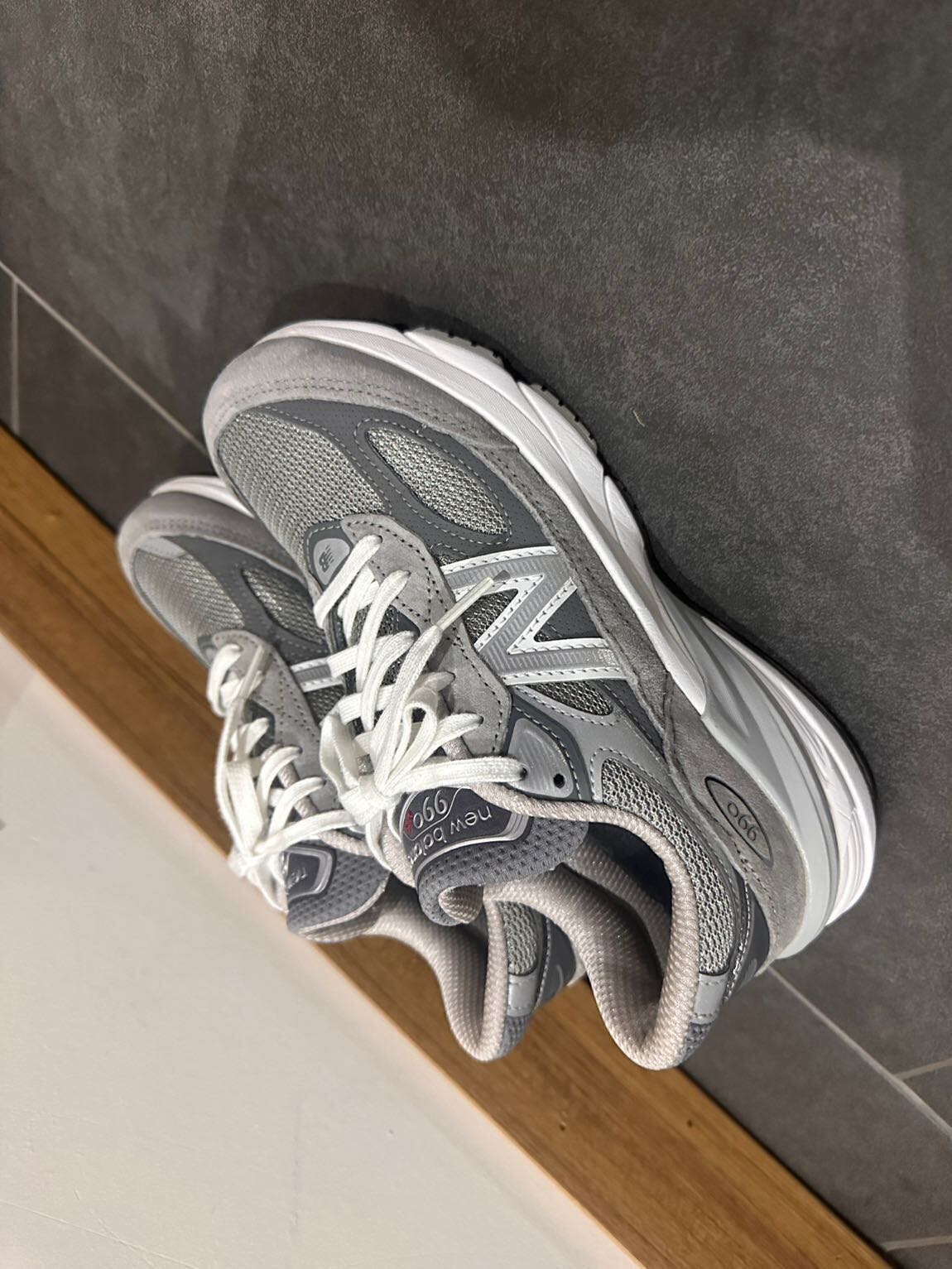 Gri New Balance 990 V6 Spor Ayakkabı — görsel 5/7