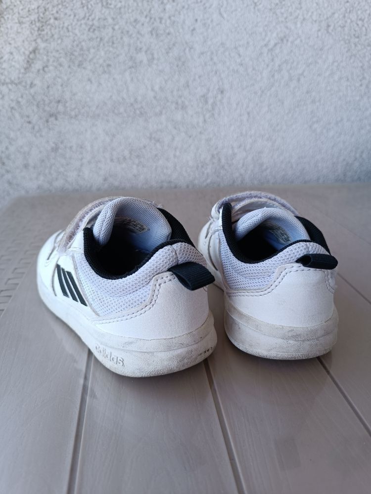 Adidas 25 Numara çocuk ayakkabı — görsel 3/8