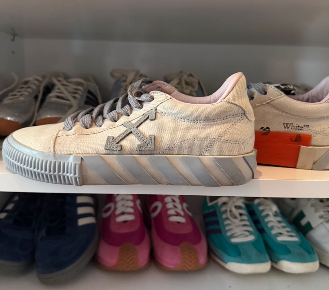 Off White — görsel 9/10