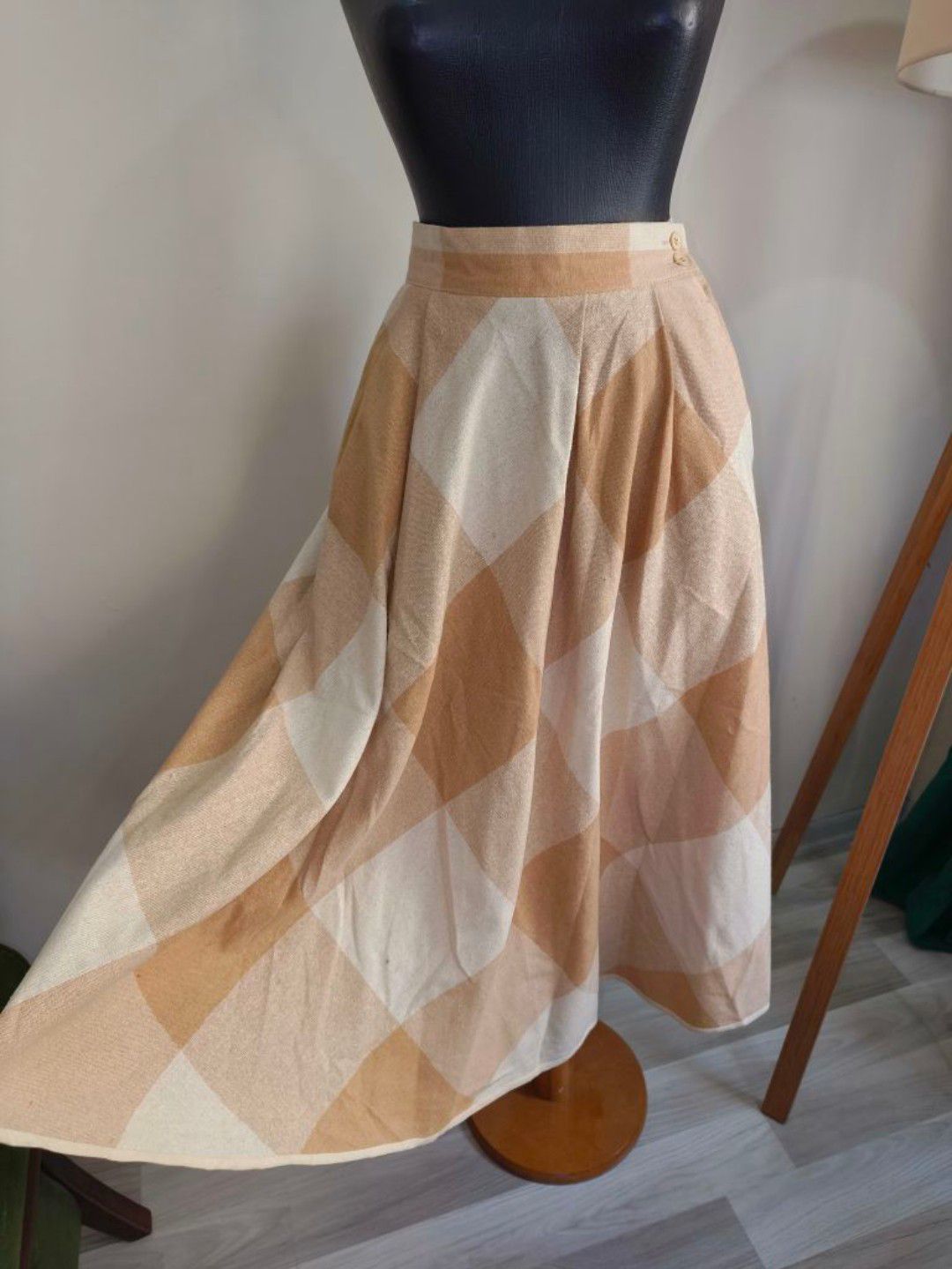 İpek polyester karışımı vintage etek — görsel 2/8