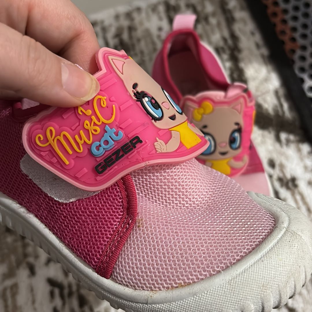 Pembe Kedi Figürlü Çocuk Spor Ayakkabı — görsel 4/5