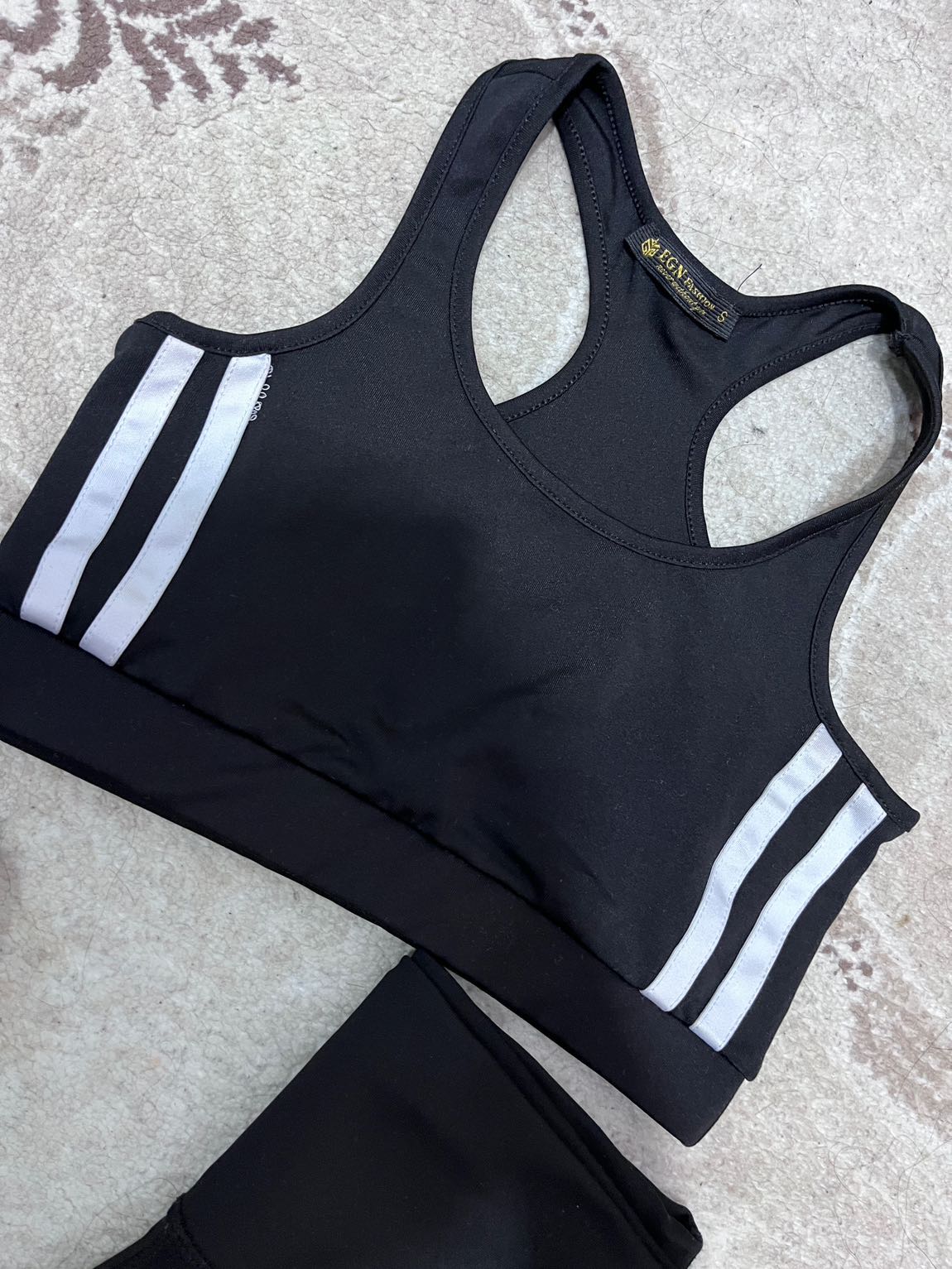 Nike Siyah Spor Tayt ve Sütyen Takım — görsel 4/4
