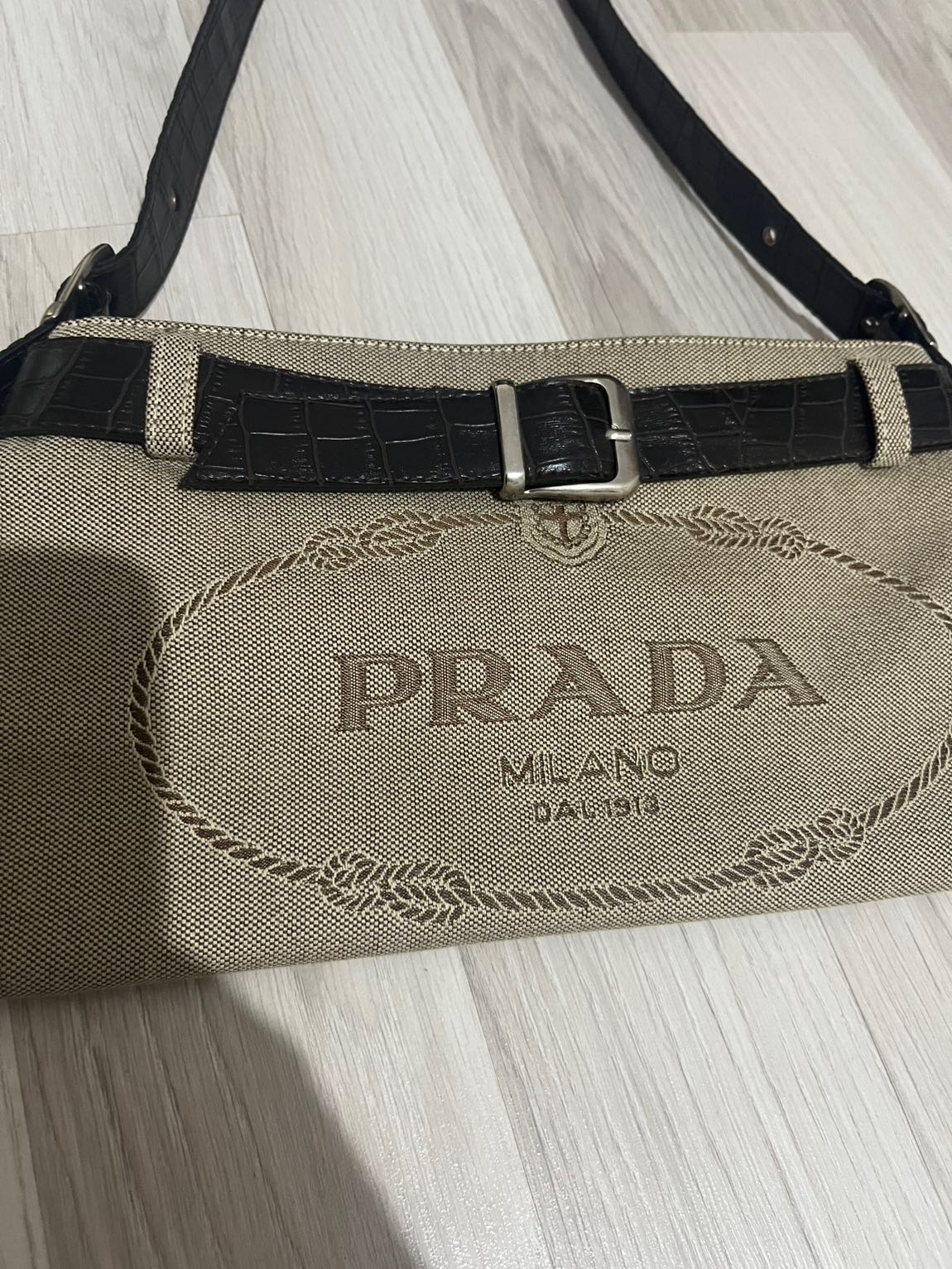 Prada çanta — görsel 2/8