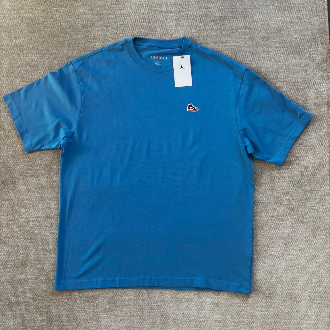 Nike Jordan Brand Sneaker Patch Tişört — görsel 2/6
