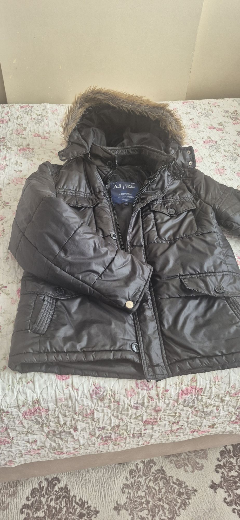 Siyah Kapüşonlu Mont — görsel 2/9