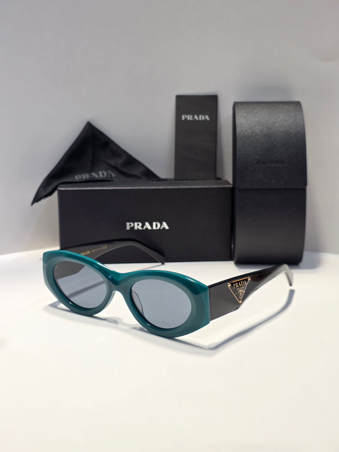 Prada Güneş Gözlüğü orijinal — görsel 5/5
