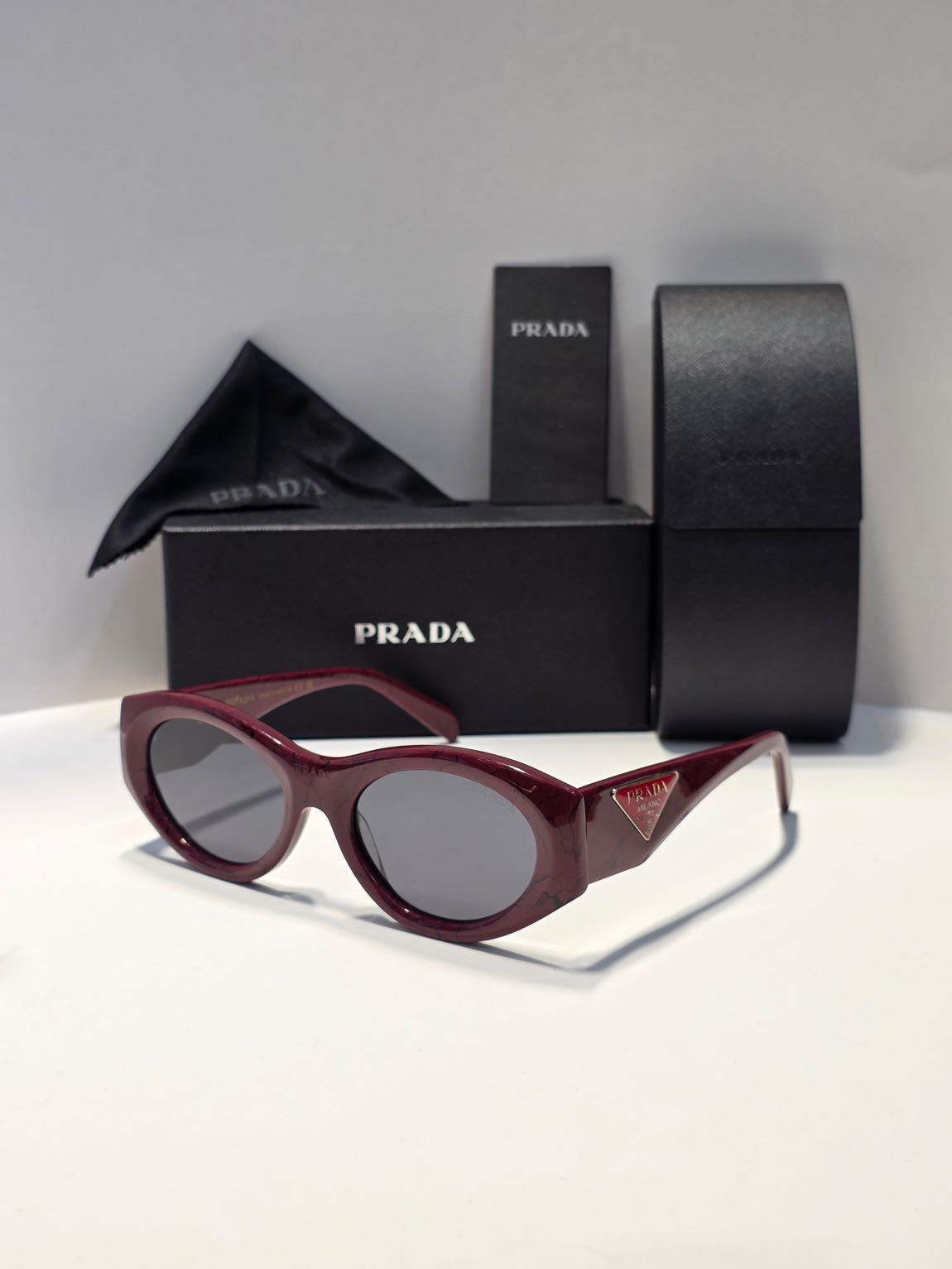 Prada Güneş Gözlüğü orijinal — görsel 4/5