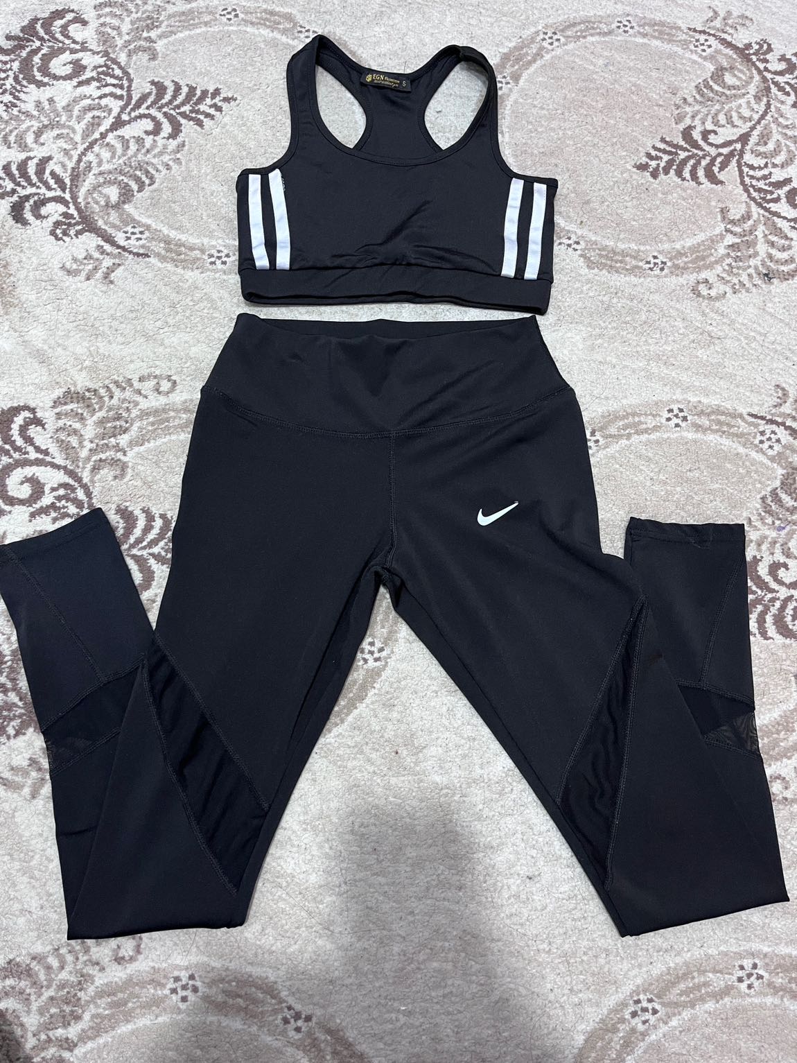 Nike Siyah Spor Tayt ve Sütyen Takım — görsel 2/4