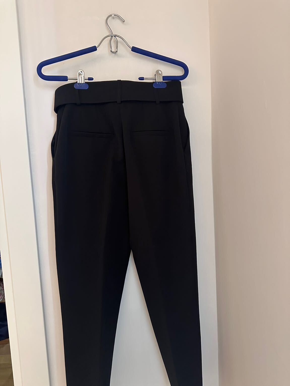 Siyah Bol Paça Kemerli Pantolon — görsel 2/2