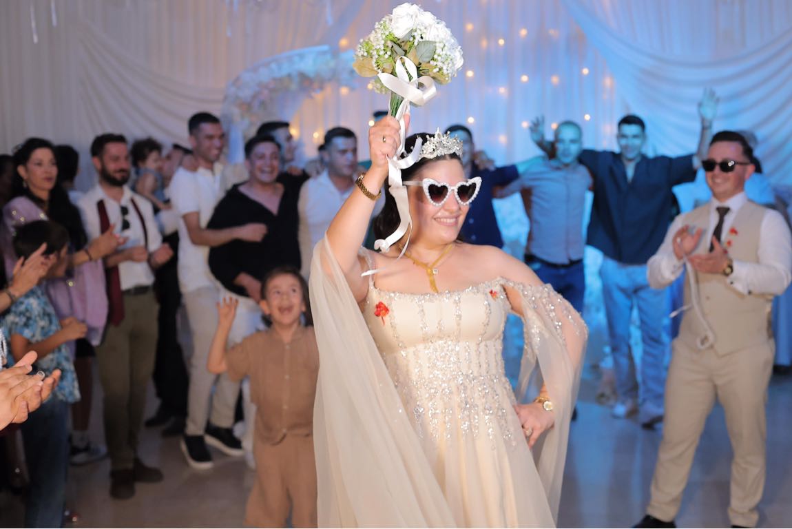 Omur Inn Nişan Abiyesi — görsel 3/6
