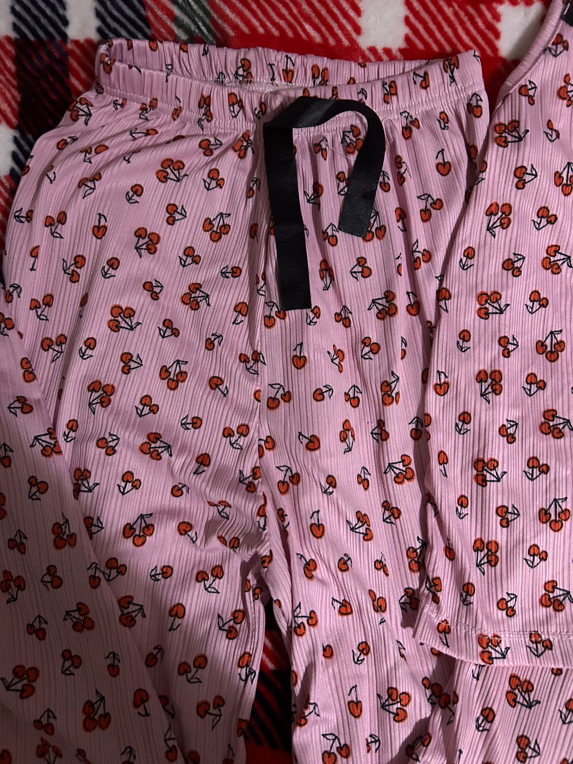 kirazli ikili pijama takimi — görsel 4/4