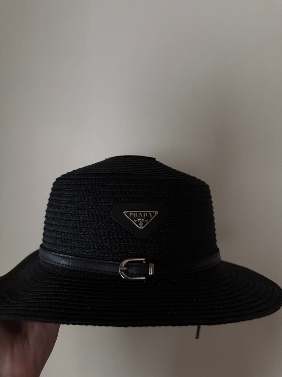 Prada şapka — görsel 3/3