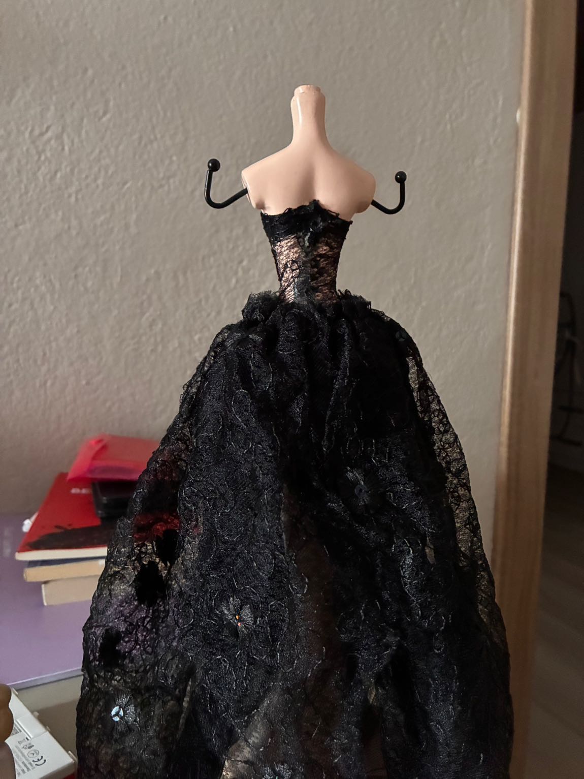 Siyah elbise gotik takılık — görsel 3/3