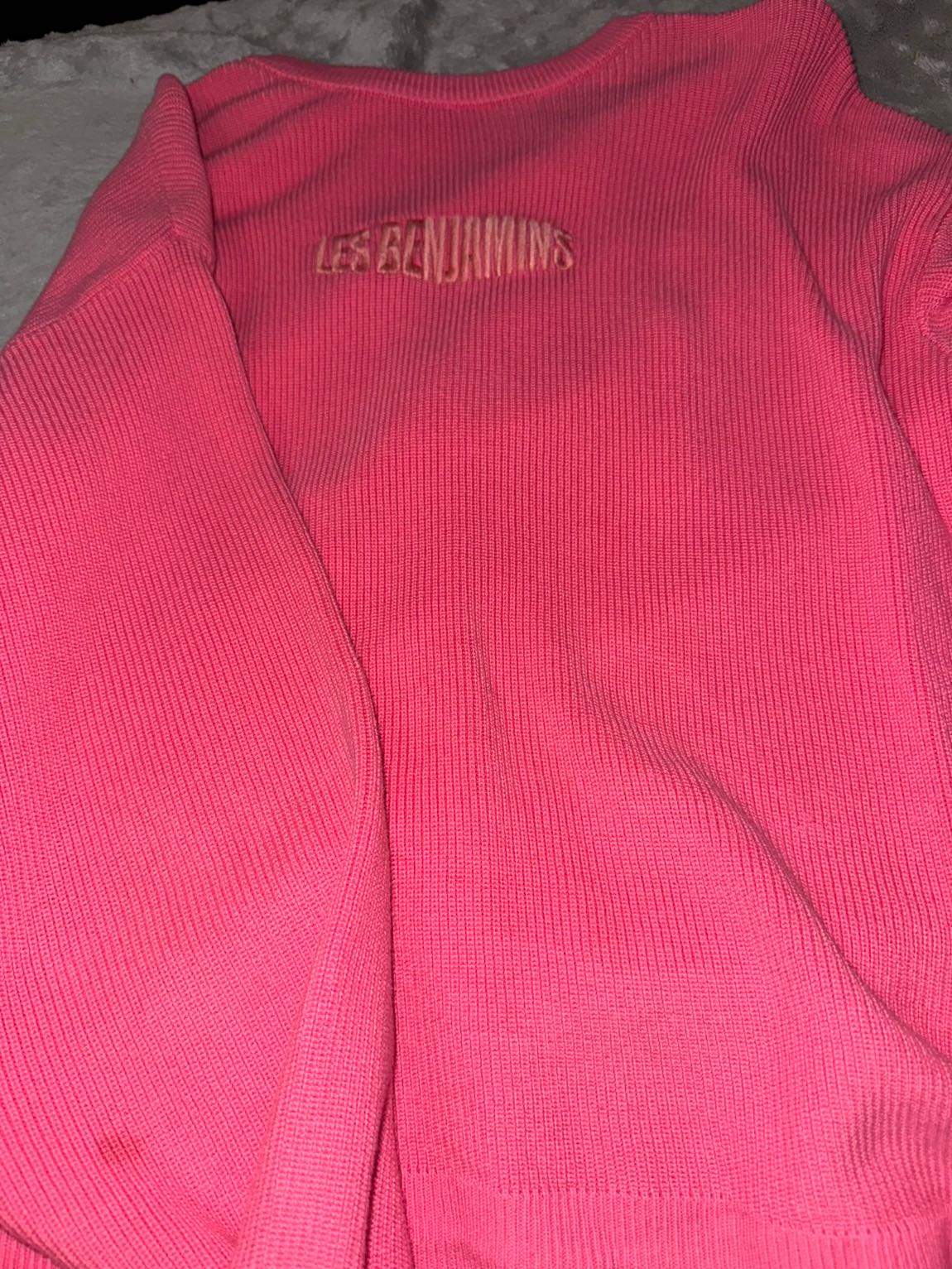 Les benjamins pembe kazak — görsel 6/8