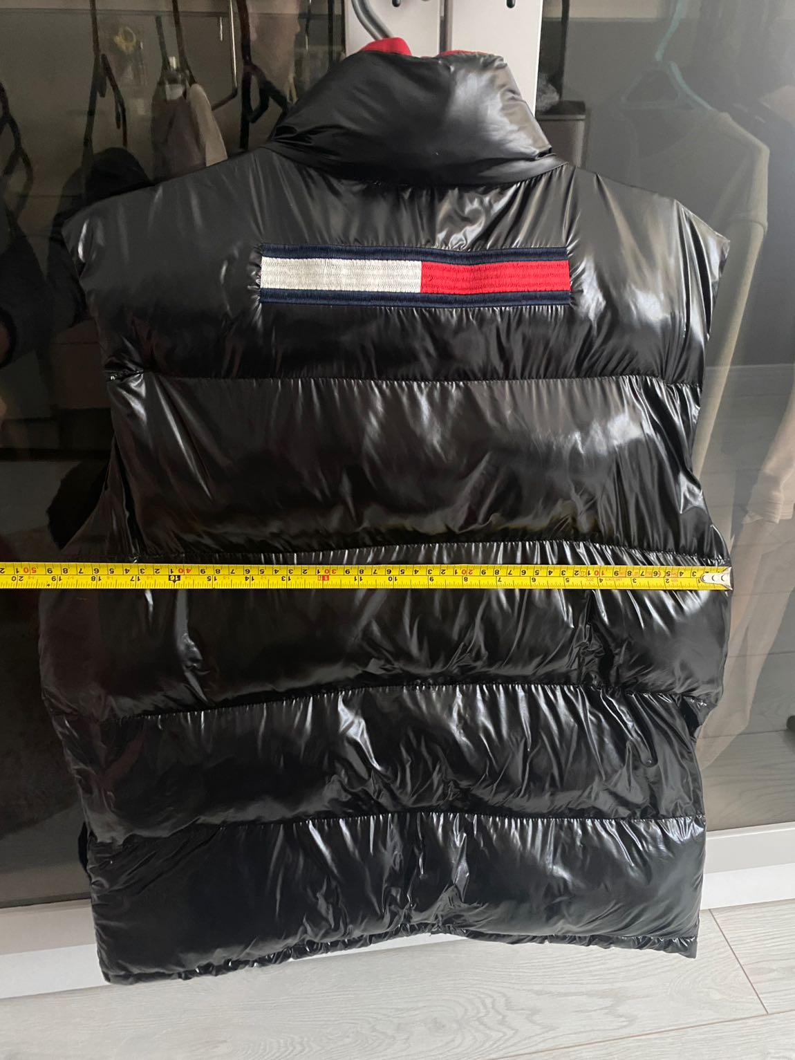tommy hilfiger parlak şişme yelek — görsel 8/8