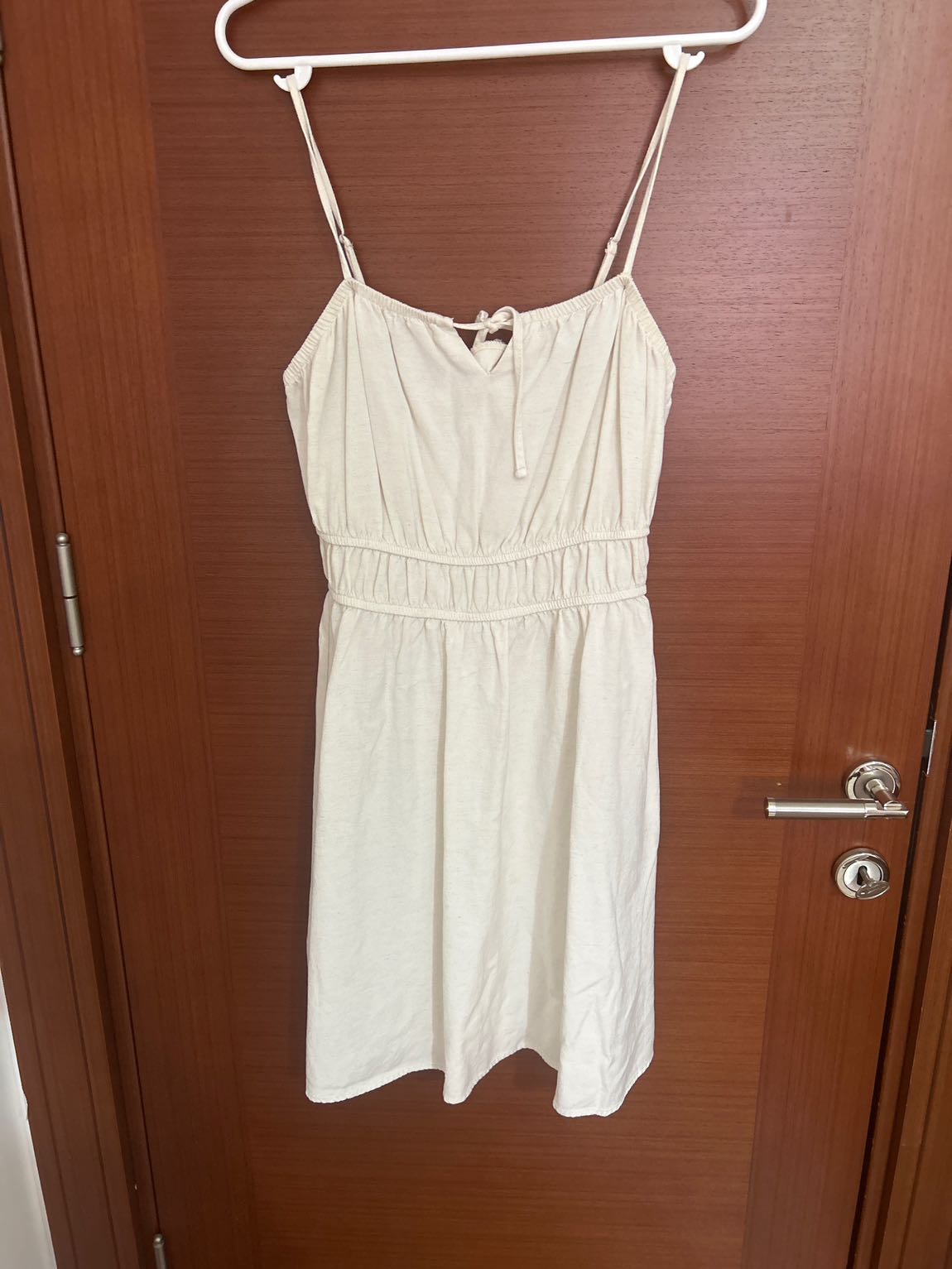 Beyaz Mini Elbise — görsel 2/4