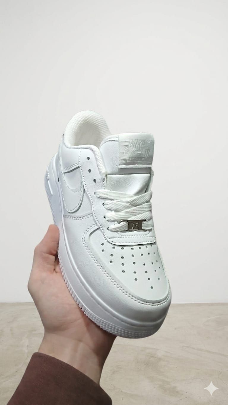 Beyaz Nike Air Force 1 Spor Ayakkabı — görsel 3/5