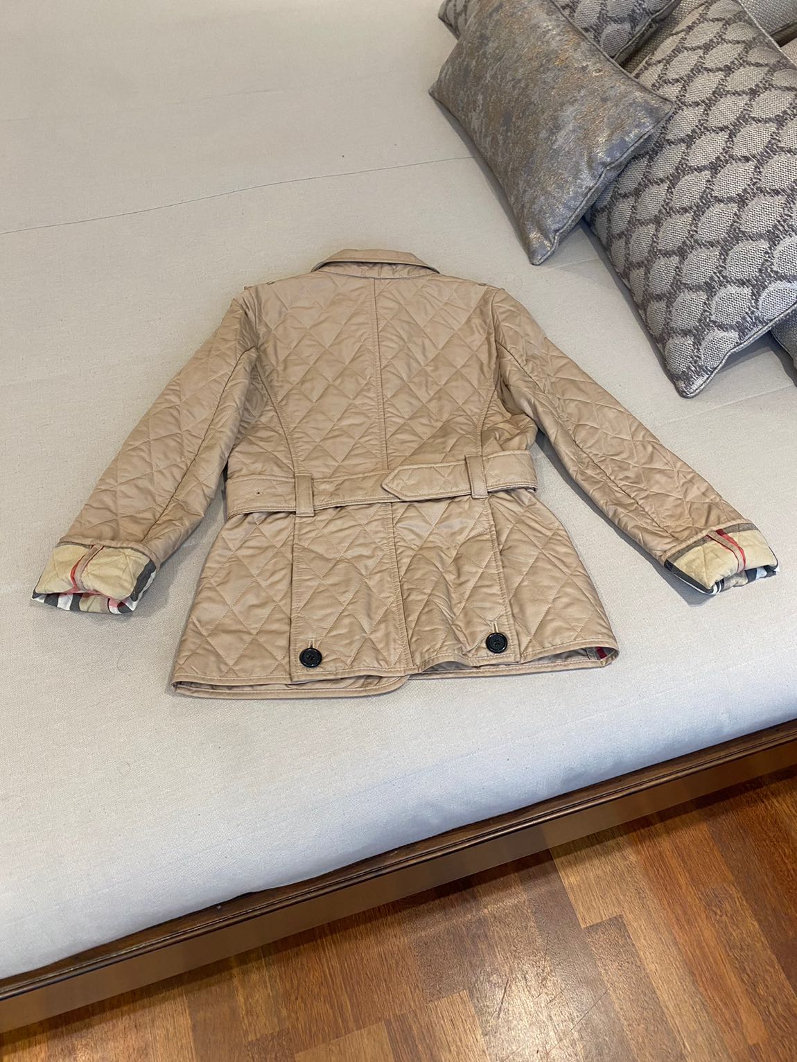 Burberry mont — görsel 4/6
