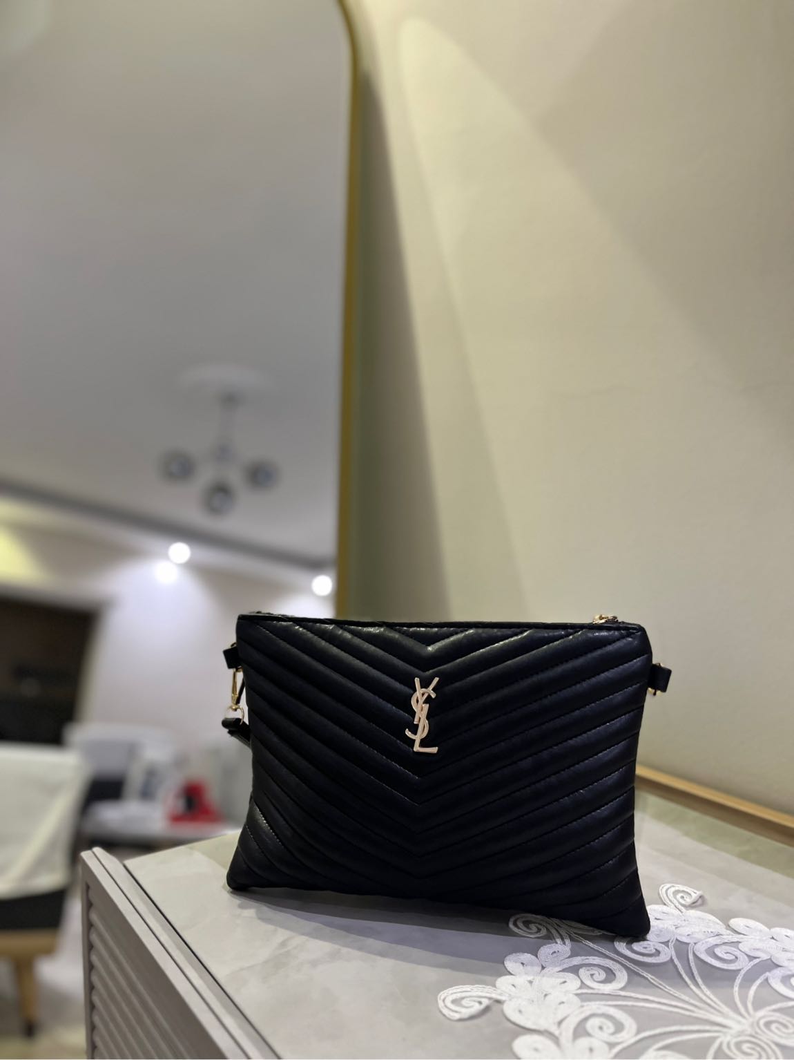 YSL clucth serisi — görsel 2/5
