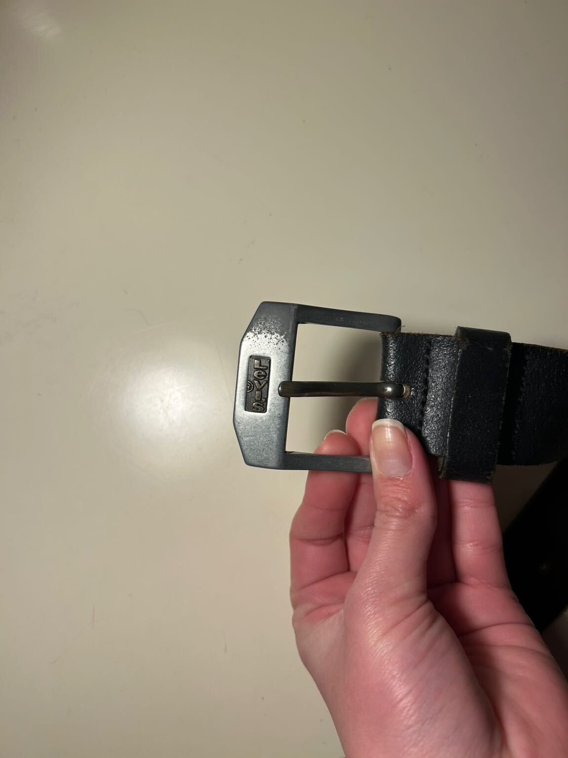 Levi’s Siyah Deri Erkek Kemer 115 cm — görsel 2/4