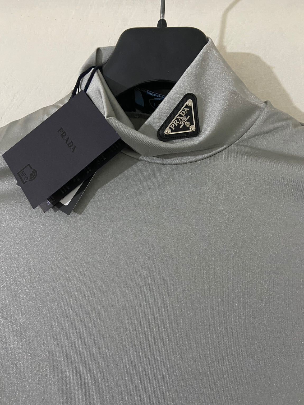 prada — görsel 2/6