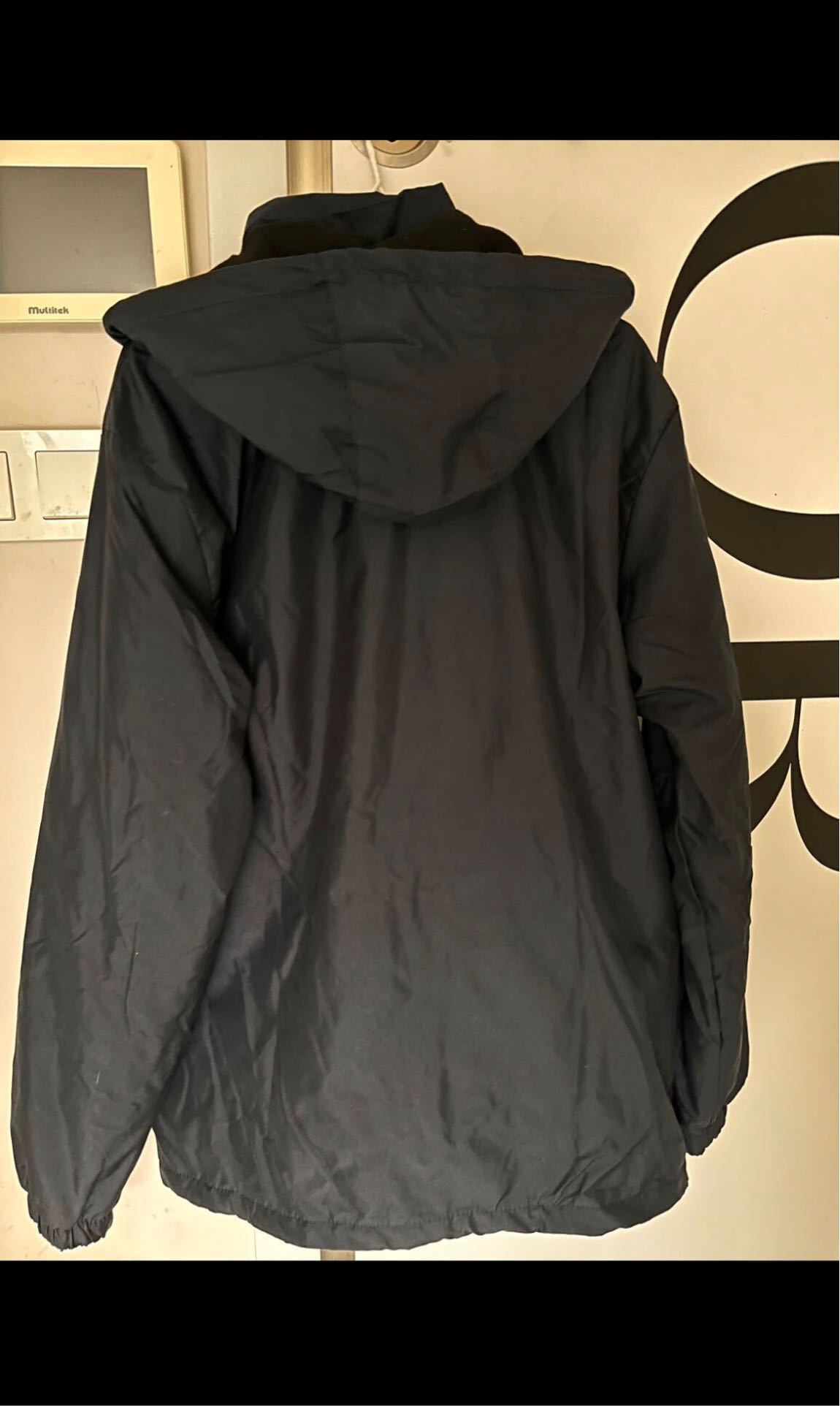 Nike Siyah Rüzgarlık Mont — görsel 4/4