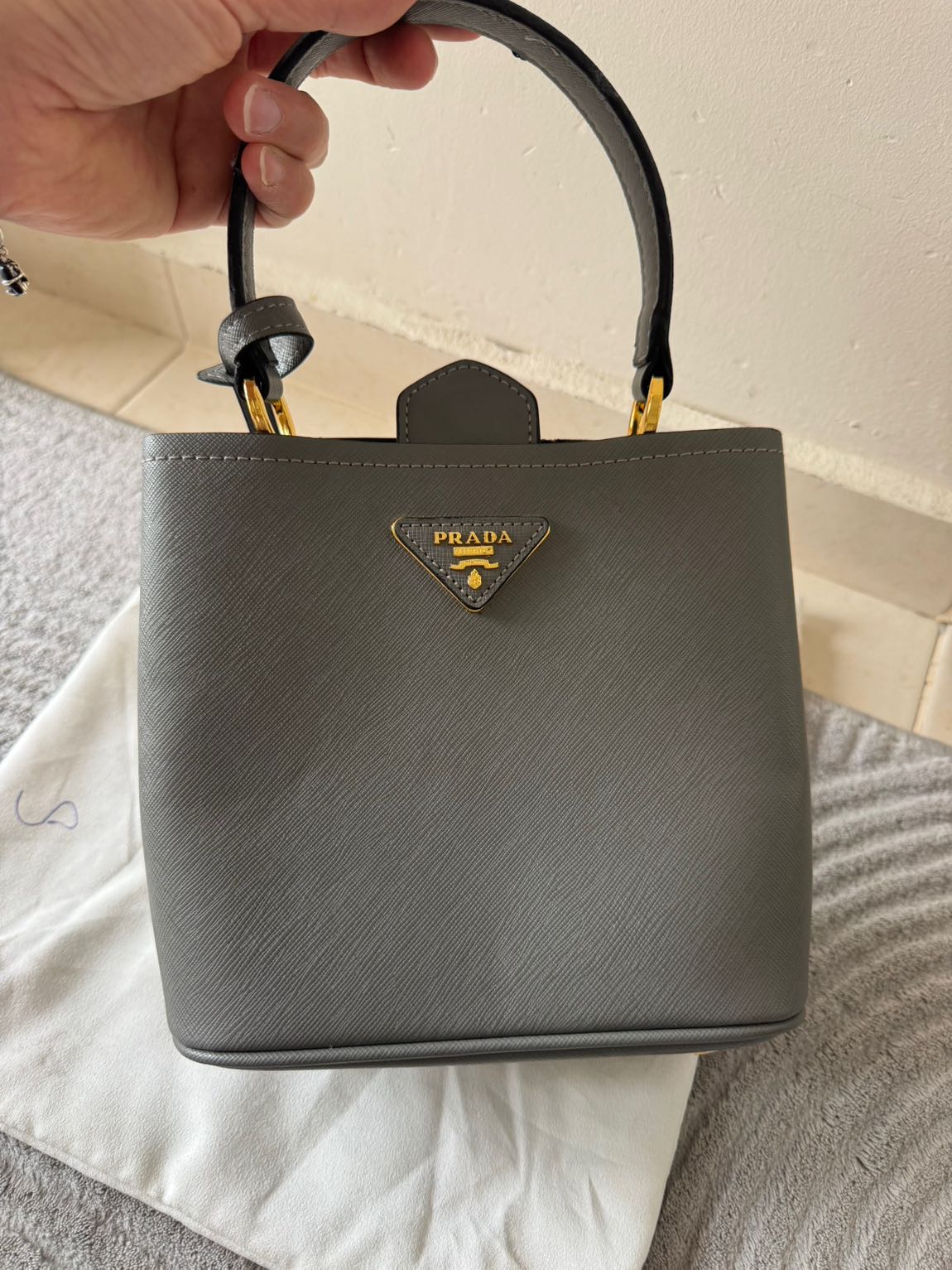 Prada Gri Deri Çanta — görsel 2/6