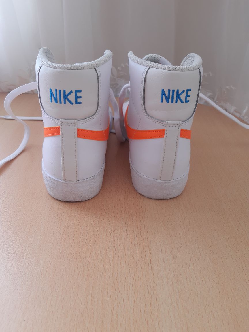 Nike Blazer Mid '77 Beyaz Turuncu Sneak. — görsel 4/8