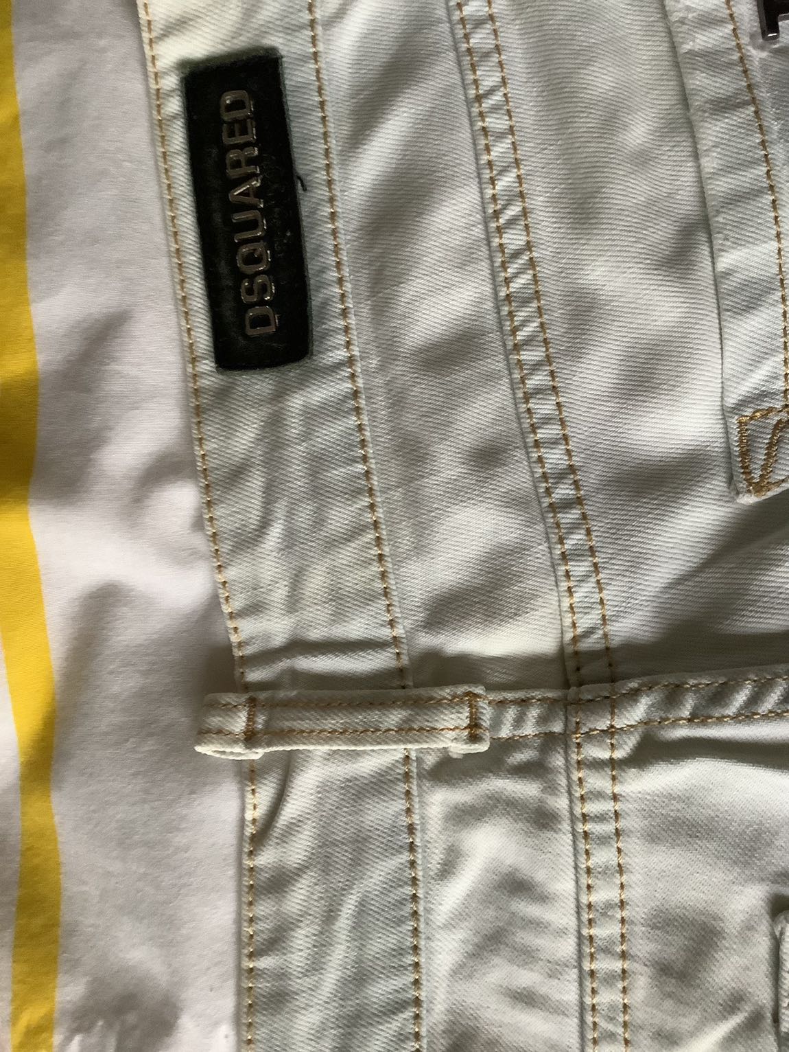 Beyaz Yırtık Detaylı Kot Pantolon — görsel 5/7