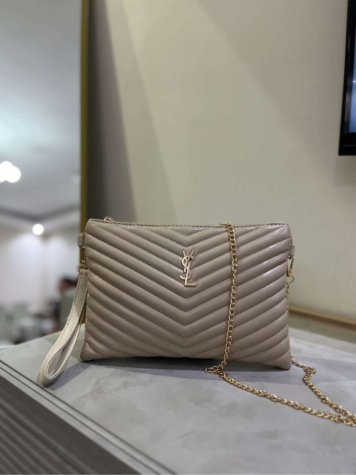 YSL clucth serisi — görsel 4/5