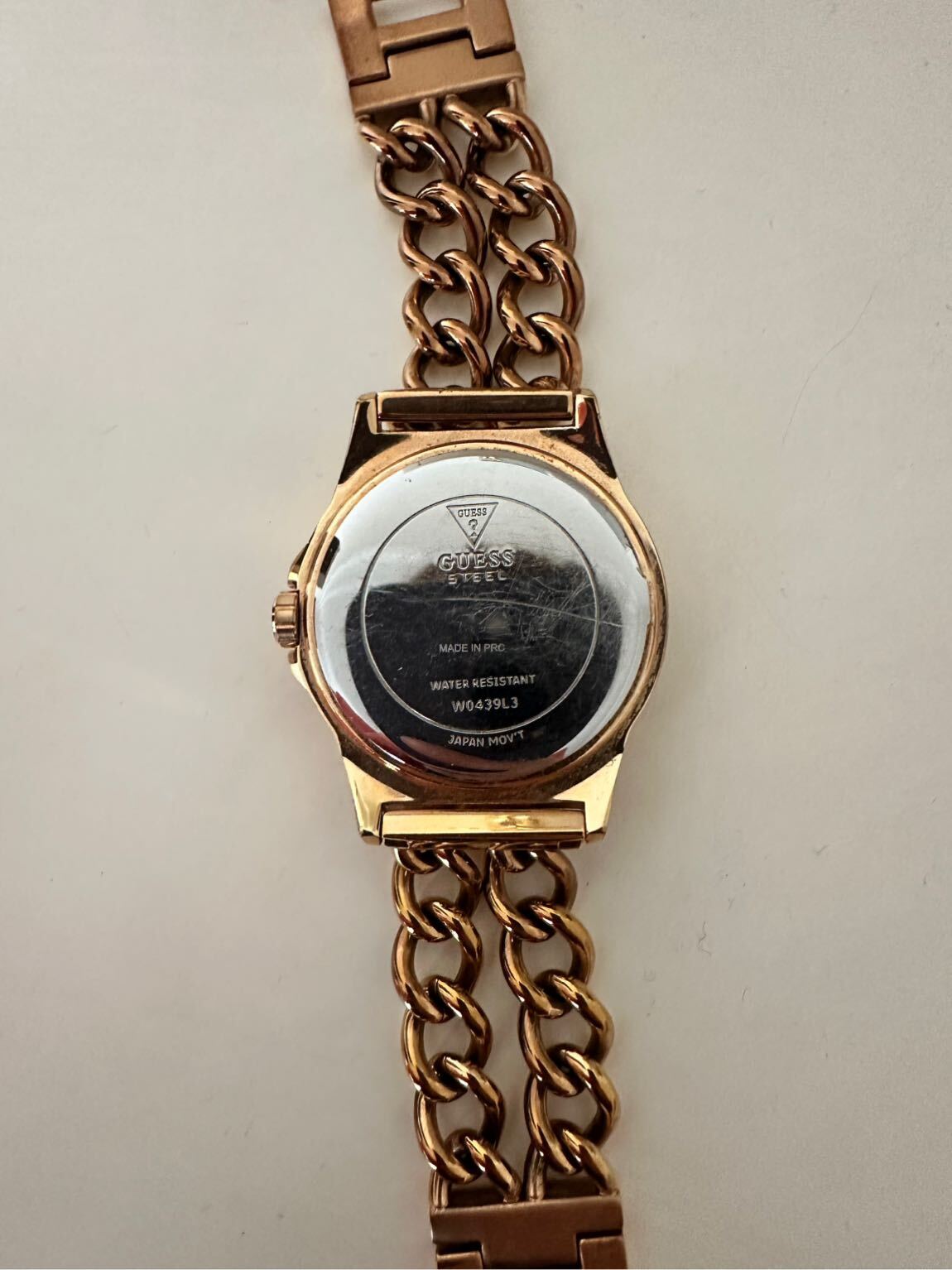 Guess saat — görsel 5/8