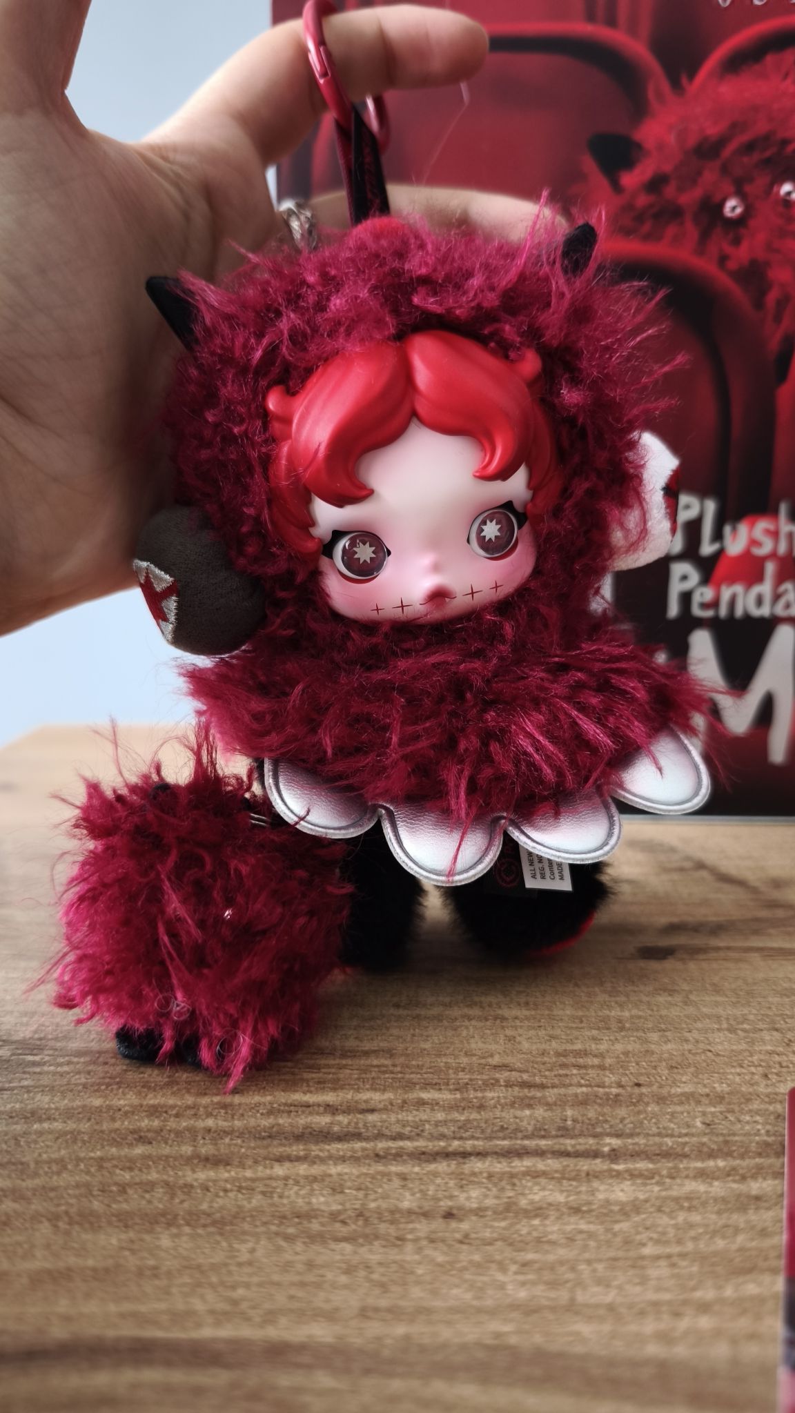 Pop Mart SKULLPANDA Chomp Orijinal — görsel 2/8