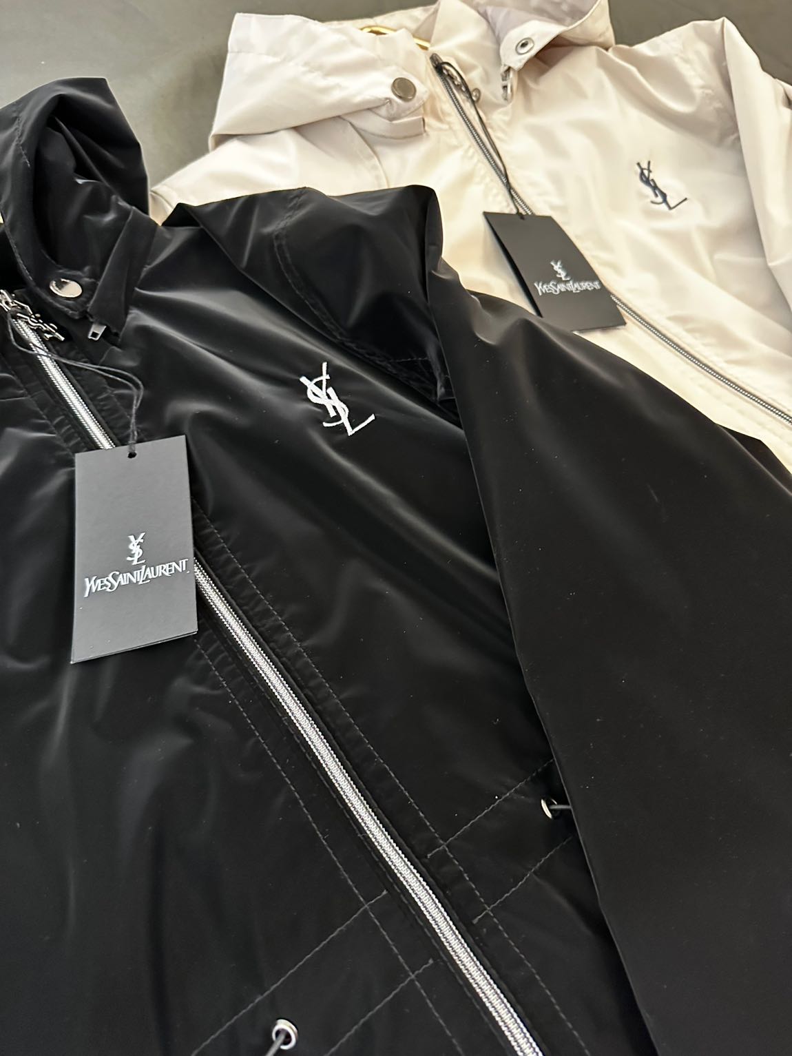 Yves Saint Laurent rüzgarlık — görsel 2/3