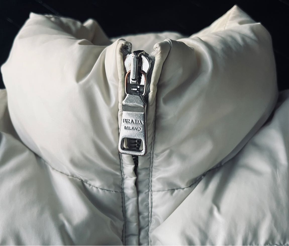 Prada mont — görsel 4/8