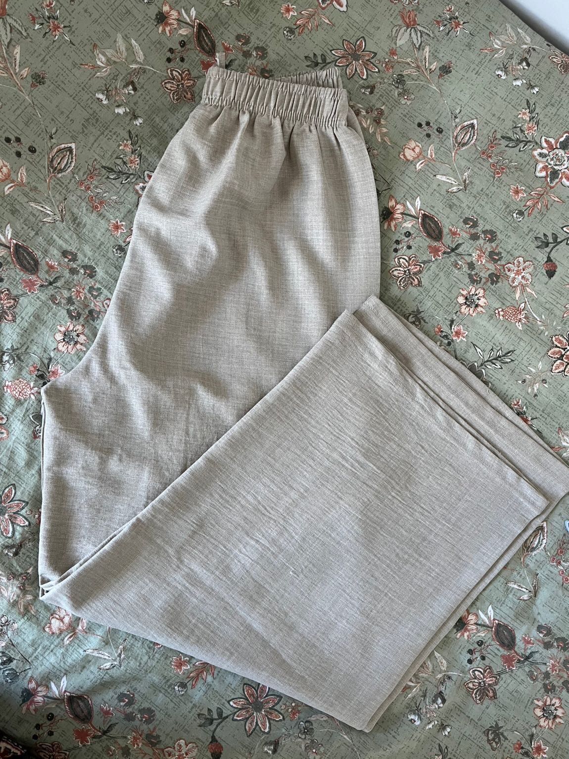 Bej Bol Kesim Pantolon — görsel 2/4