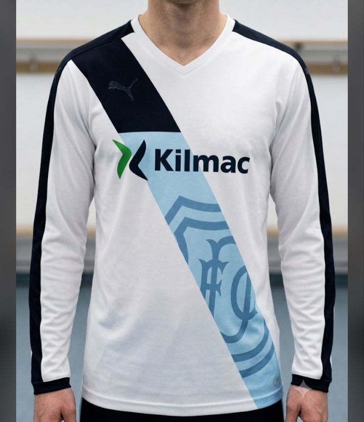 Beyaz Puma Uzun Kollu Forma — görsel 2/8
