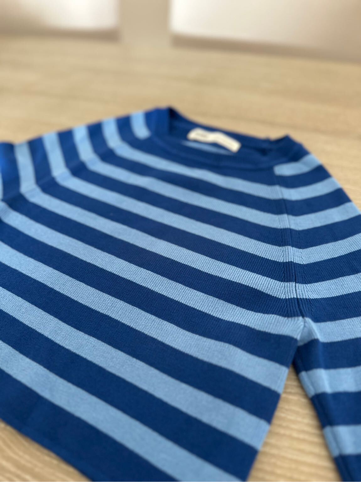 Pull & Bear Çizgili Mavi Crop Kazak — görsel 3/8