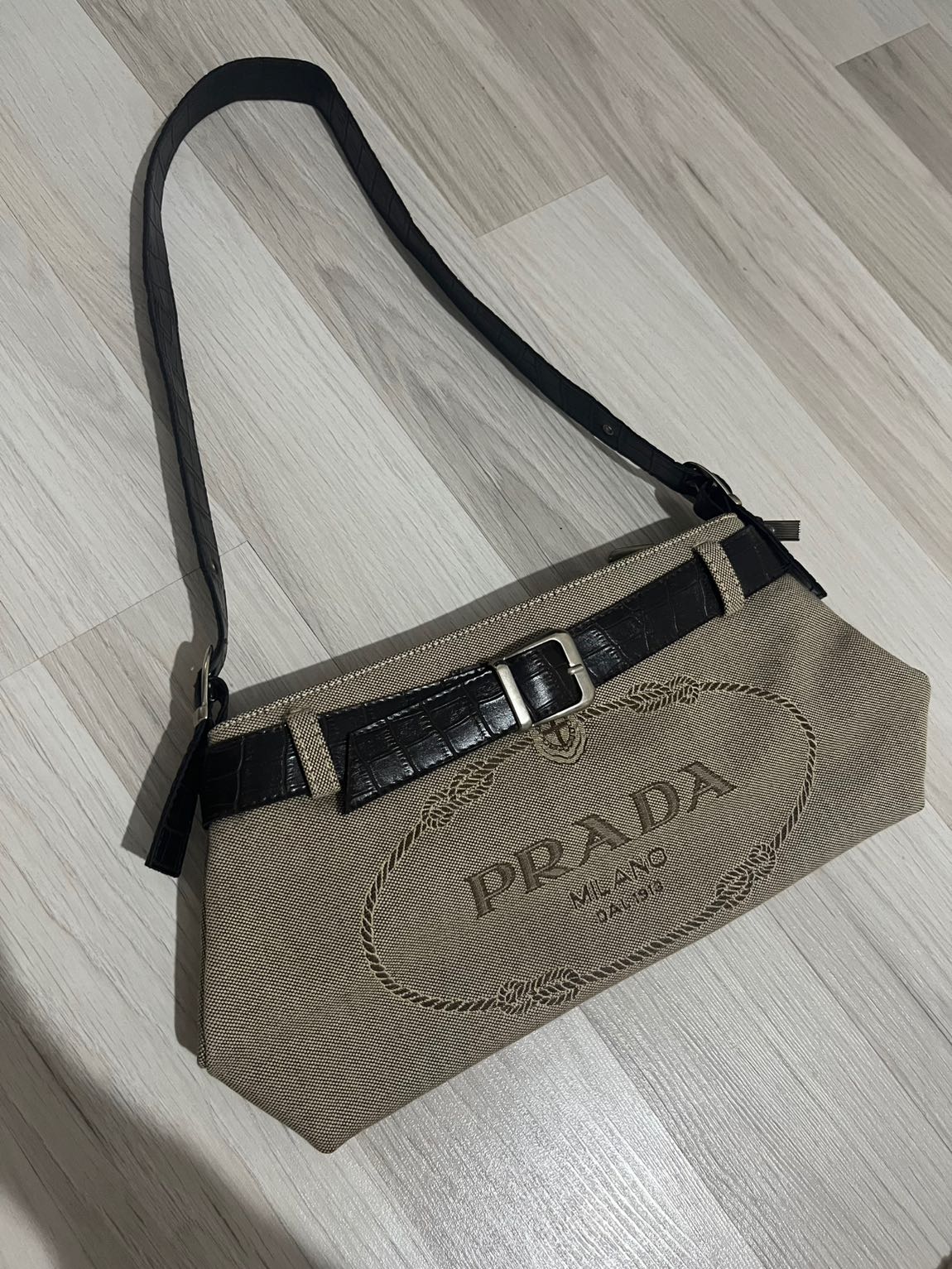 Prada çanta — görsel 3/8