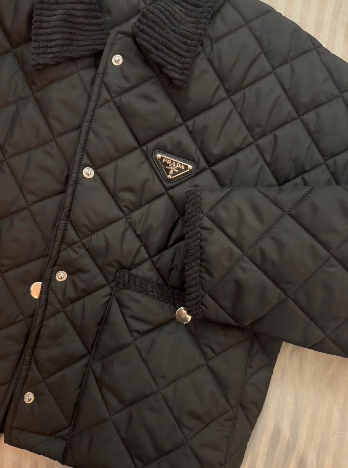 Prada kapitone ceket — görsel 4/5