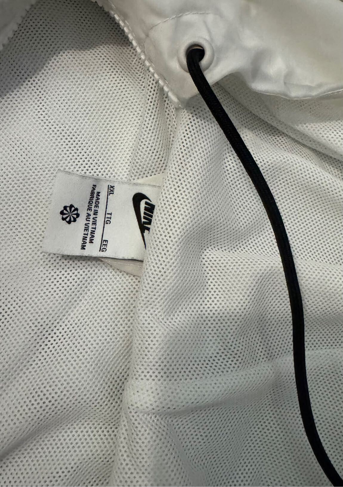 Nike Kapüşonlu Erkek Rüzgarlık — görsel 3/4