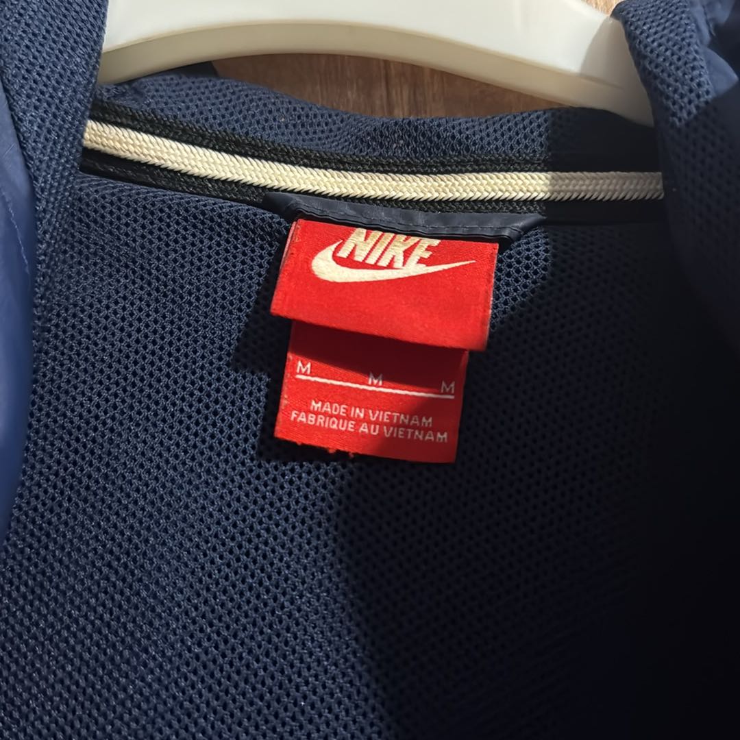 Nike unısex yağmurluk — görsel 6/8