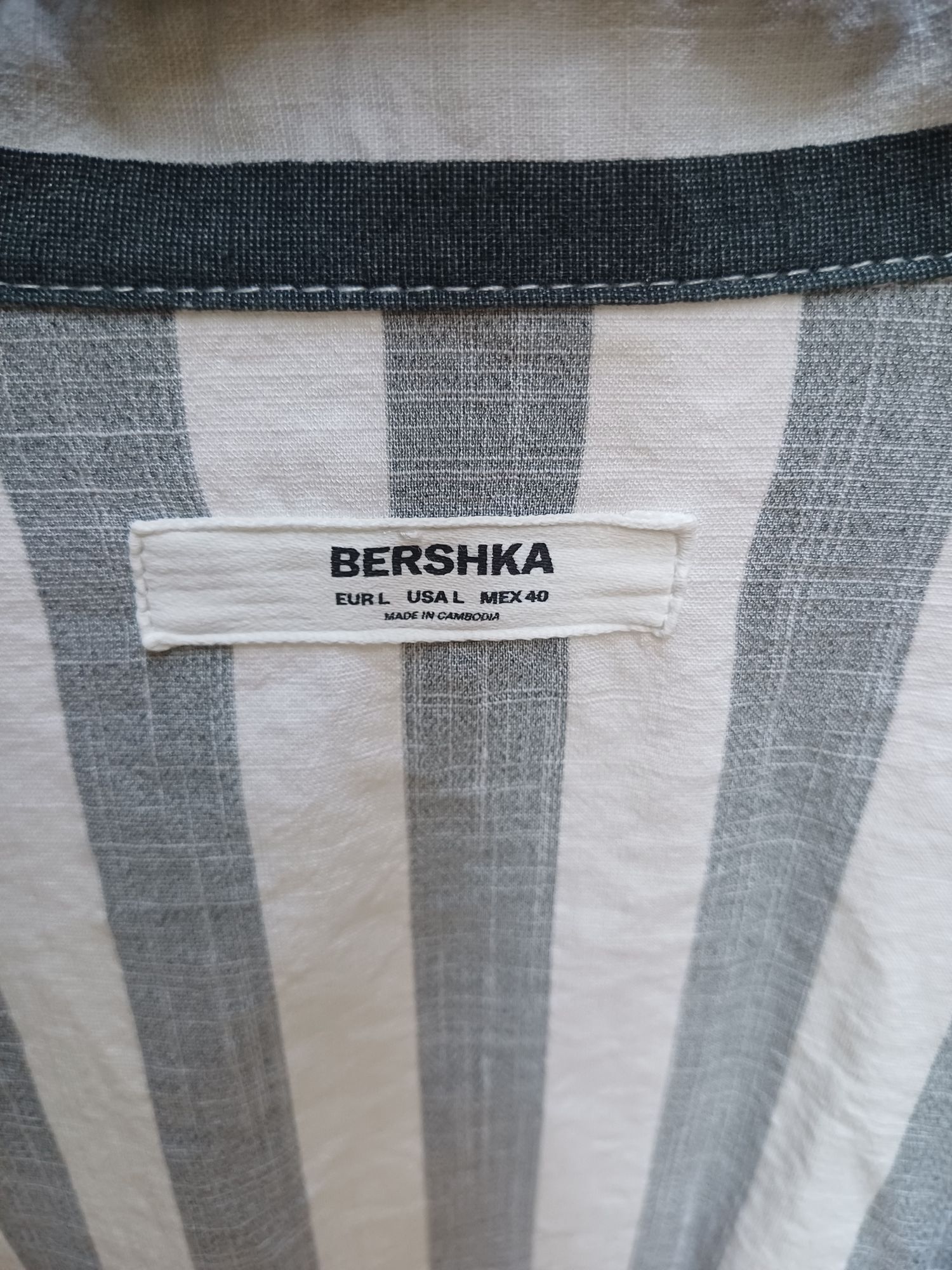 Bershka Erkek Dikey Çizgili Gömlek — görsel 3/7