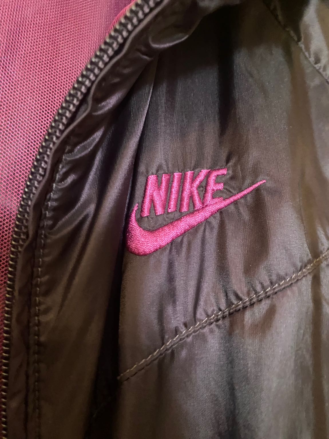 Nike yağmurluk — görsel 3/4