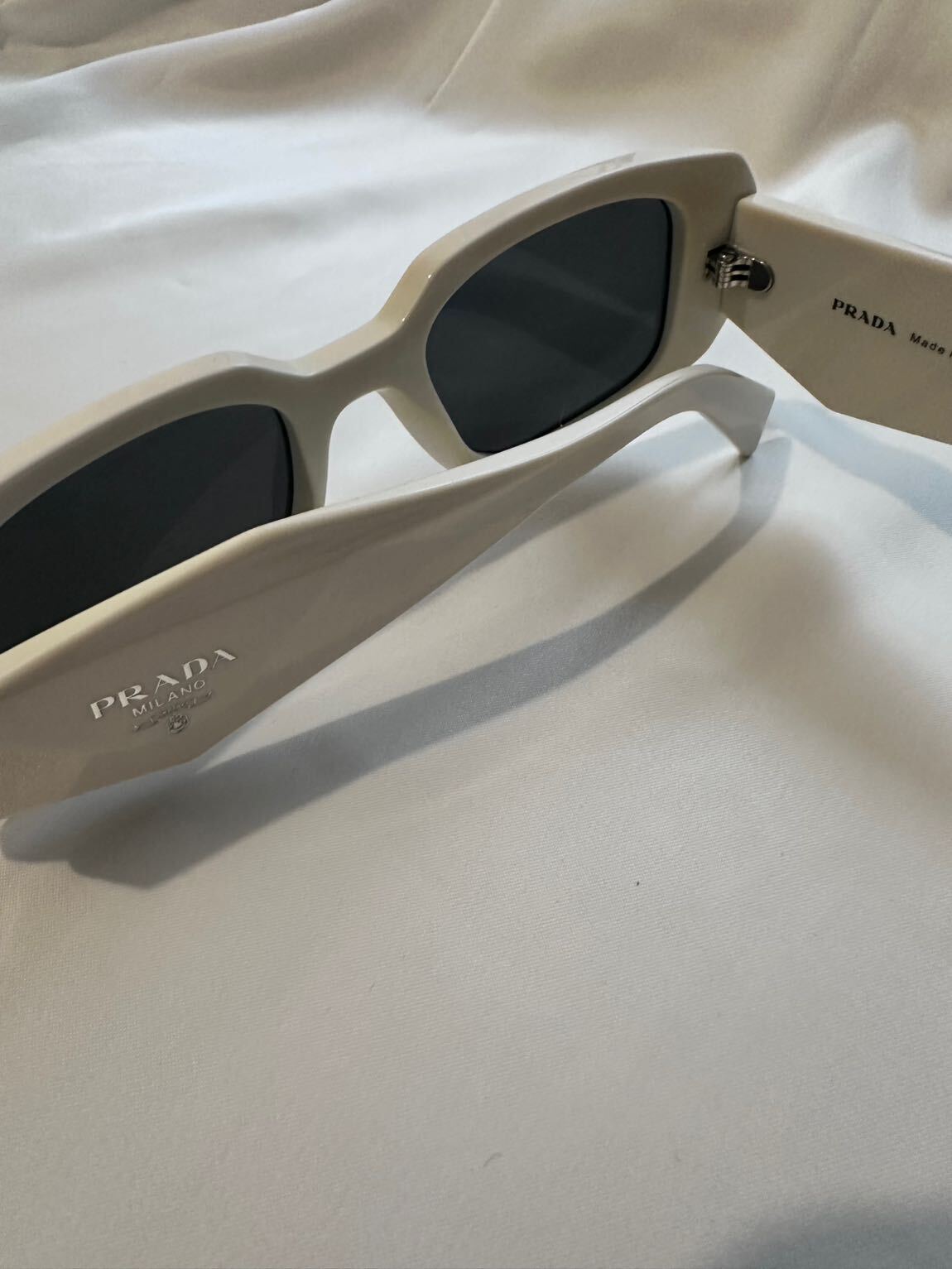 Prada Beyaz Güneş Gözlüğü — görsel 6/7