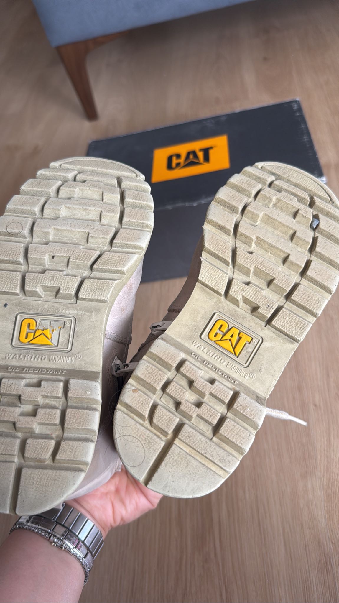 CAT Bej çocuk Botu — görsel 6/8