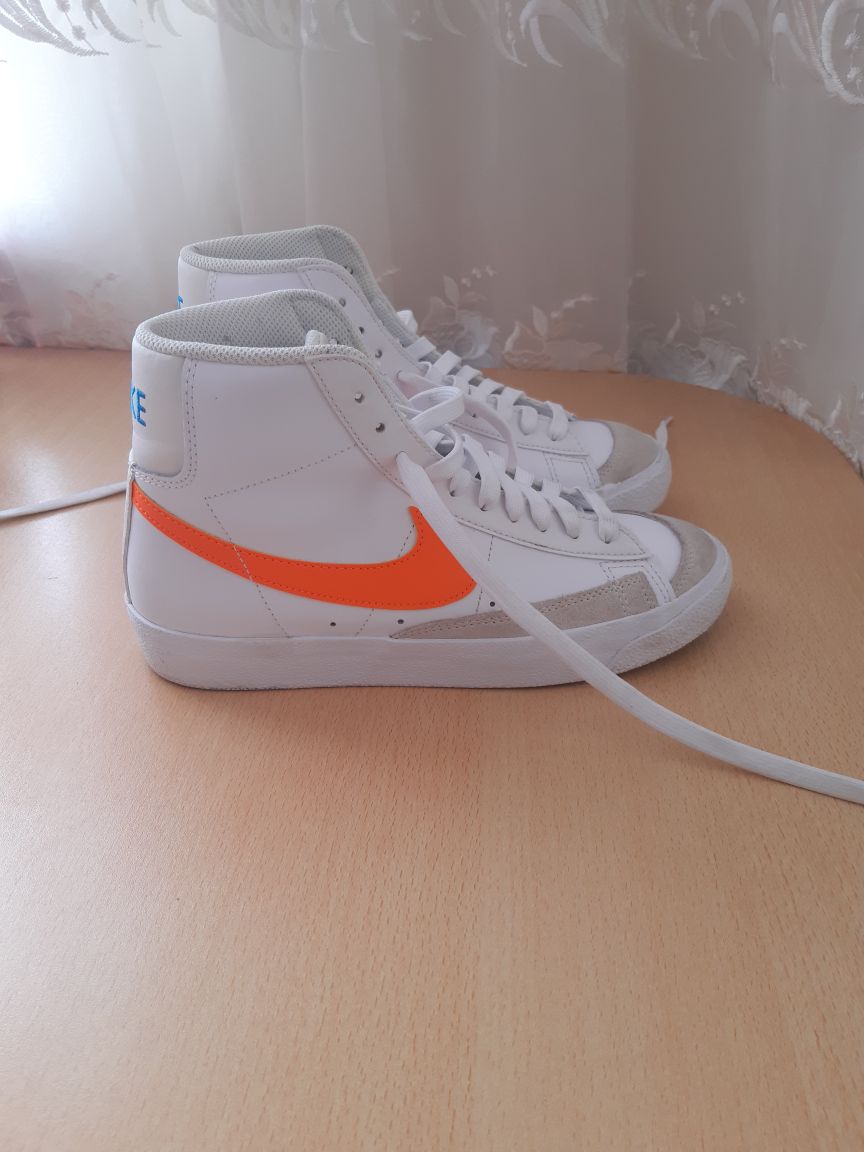 Nike Blazer Mid '77 Beyaz Turuncu Sneak. — görsel 5/8