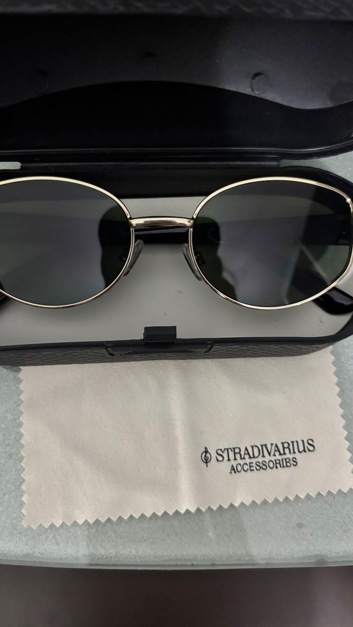 Stradivarius Oval Güneş Gözlüğü — görsel 4/8