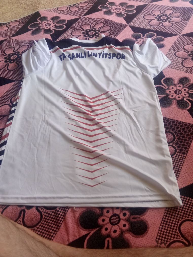 Beyaz Desenli T-Shirt — görsel 2/2